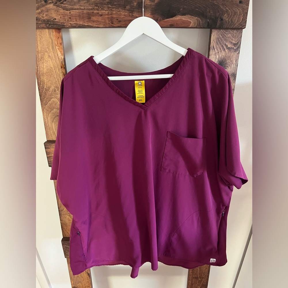 Wonder Wink Pink/ Fusia Scrub Top
